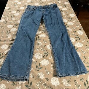 Vintage Levi’s 550 Women’s 10M Blue Classic Relaxed Fit Bootcut Denim Jeans